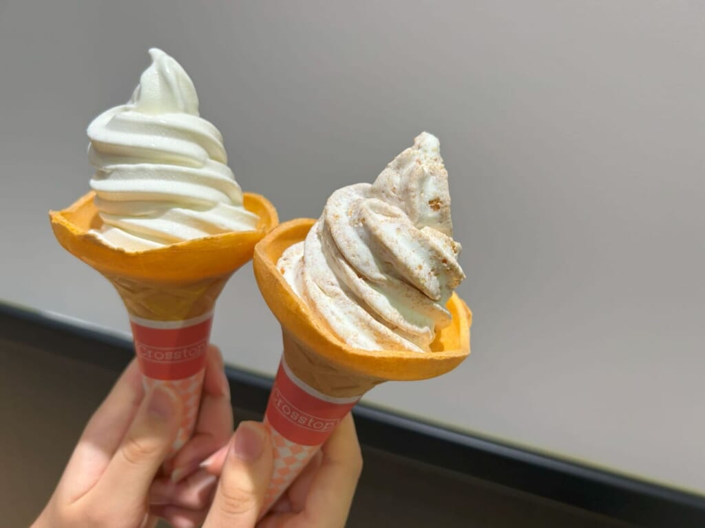 豊島屋テラスモール湘南店のソフトクリーム