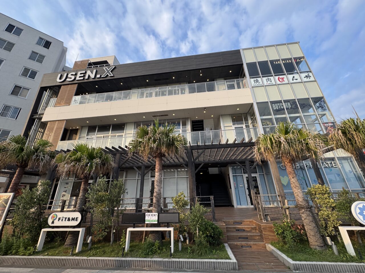 【藤沢市】新江ノ島水族館の目の前！ ペット同伴OKのハンバーグステーキレストラン「BUTCHER No ginger」が6月8日にグランドオープンしました！ 薩摩黒豚ハンバーグが話題沸騰中です♪