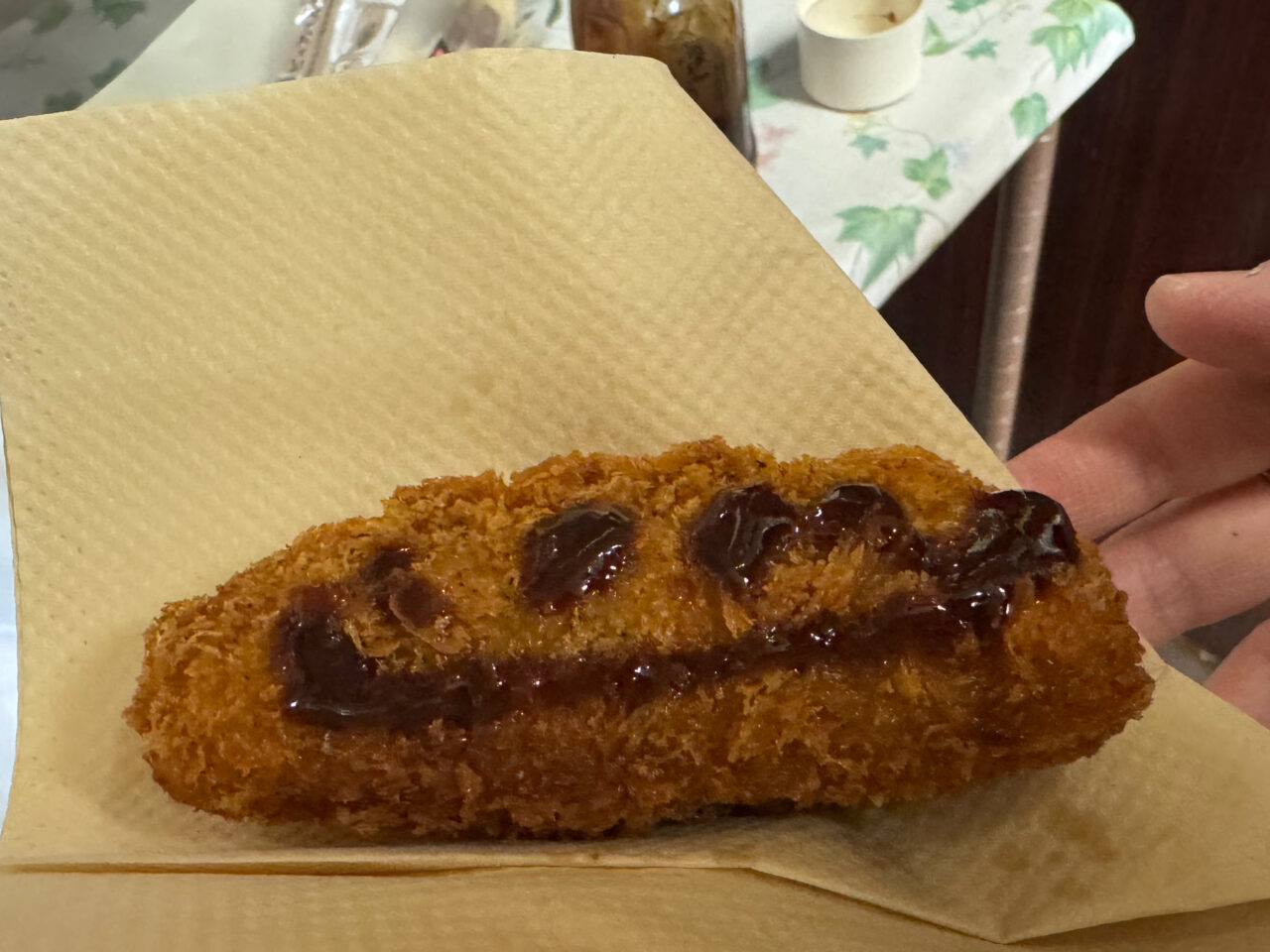 【藤沢市】高座豚の養豚場直売所で味わう揚げたての一個。「みーとはうす KANEKO」の手づくりコロッケが人気です♪