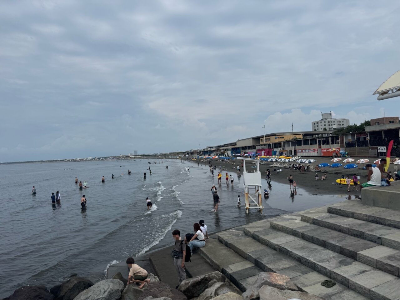 【藤沢市】湘南の夏が開幕！ 海開きとともに「江の島マイアミビーチショー2026」が開催されます♪ 花火イベントも開催予定です。