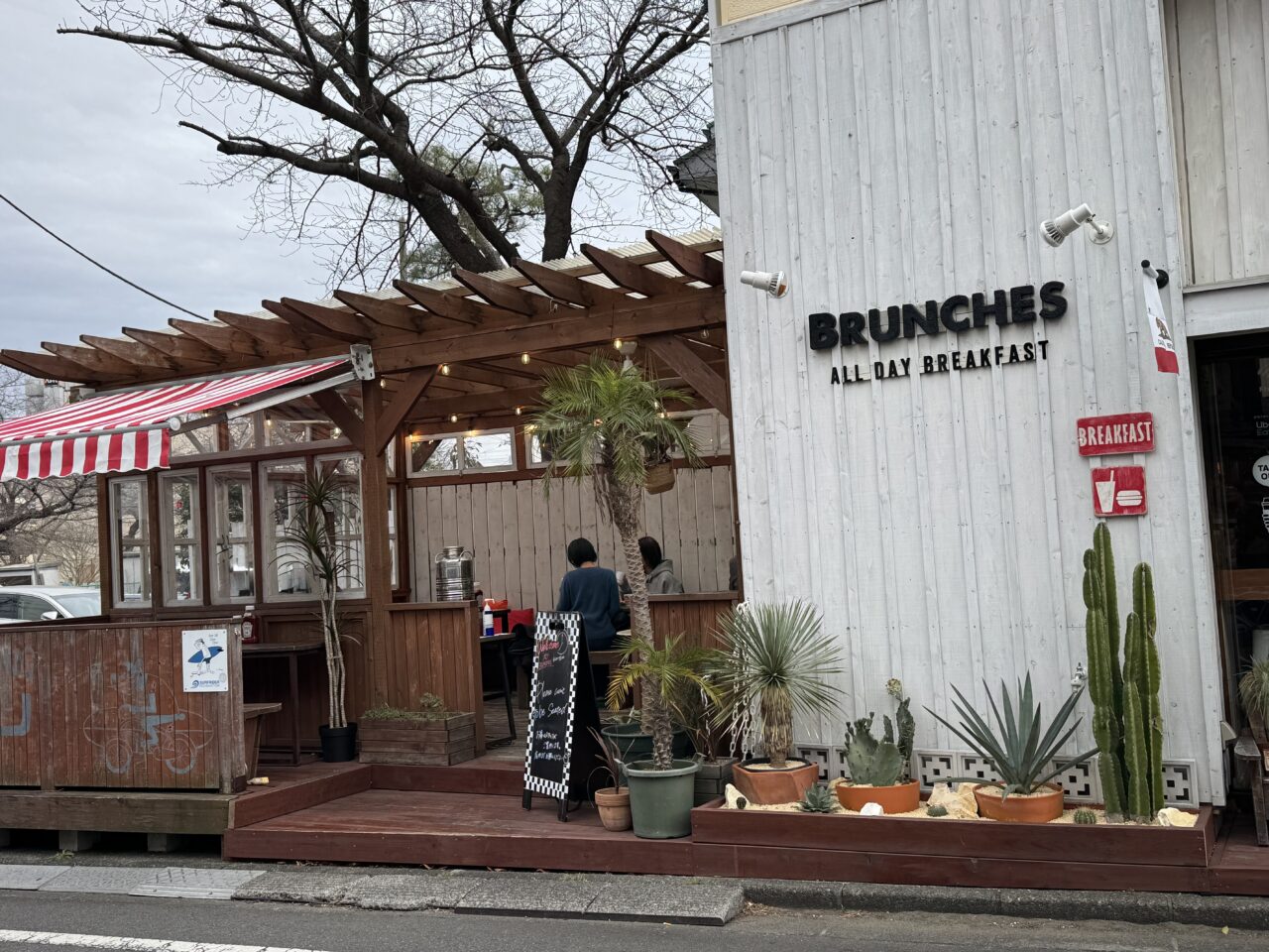 【藤沢市】辻堂の人気店「BRUNCHES」第3章が鵠沼海岸へ！ HUG-RIDE PARK最後の空き区画に「EL BRUNCHES」が2026年初秋オープン予定です♪
