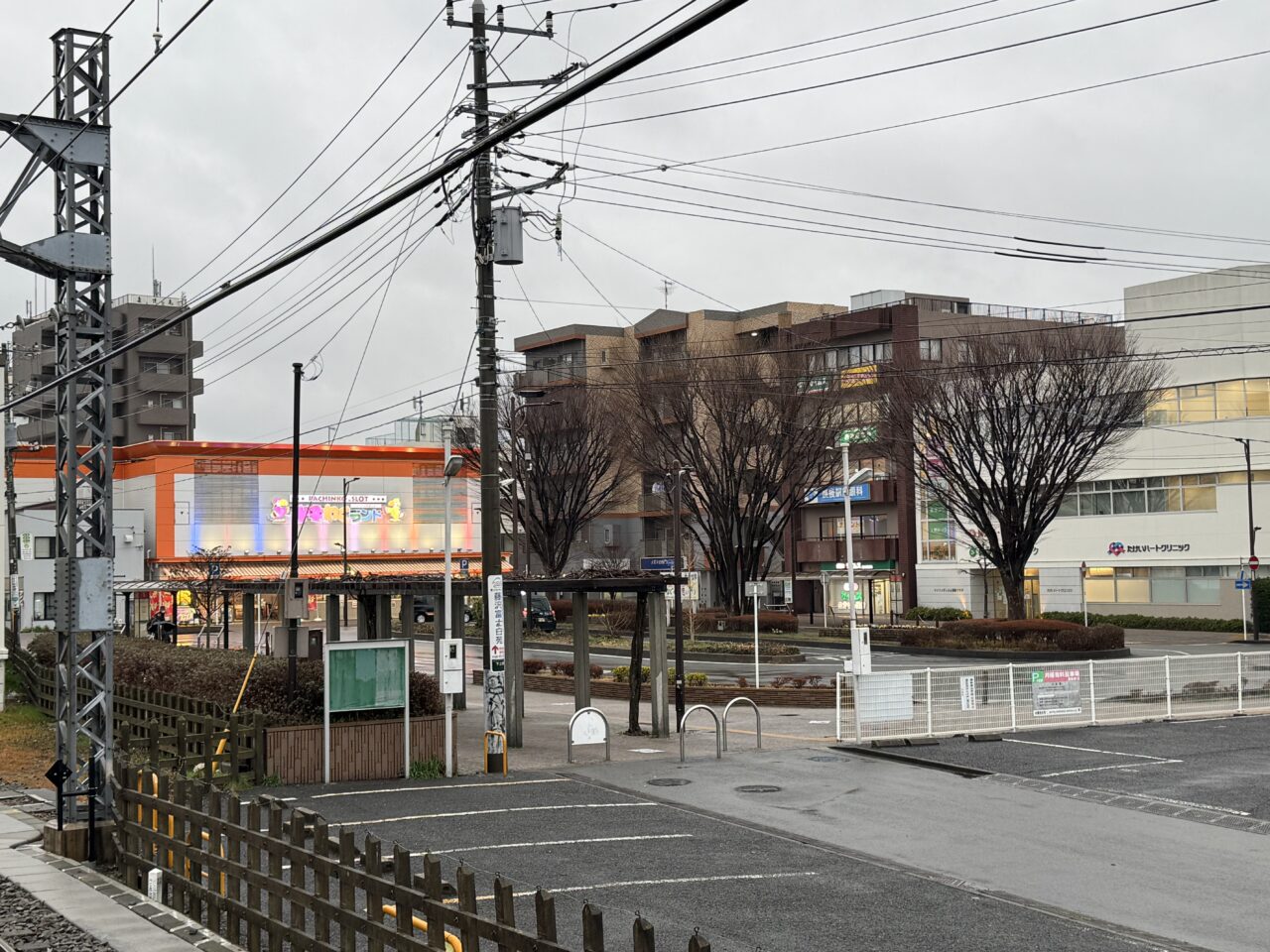 【藤沢市】長後駅東口に巨大こたつが出現!「長ごたつでひな祭り~長後こども食堂地域多世代交流~」が3月1日に開催されます。