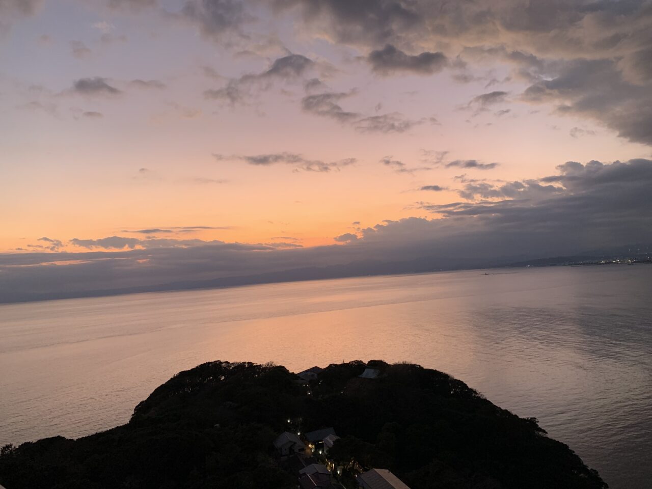 【藤沢市】江の島でバリ気分！ 「江の島バリサンセット」が江の島サムエル・コッキング苑で10月3日・4日に開催されます♪