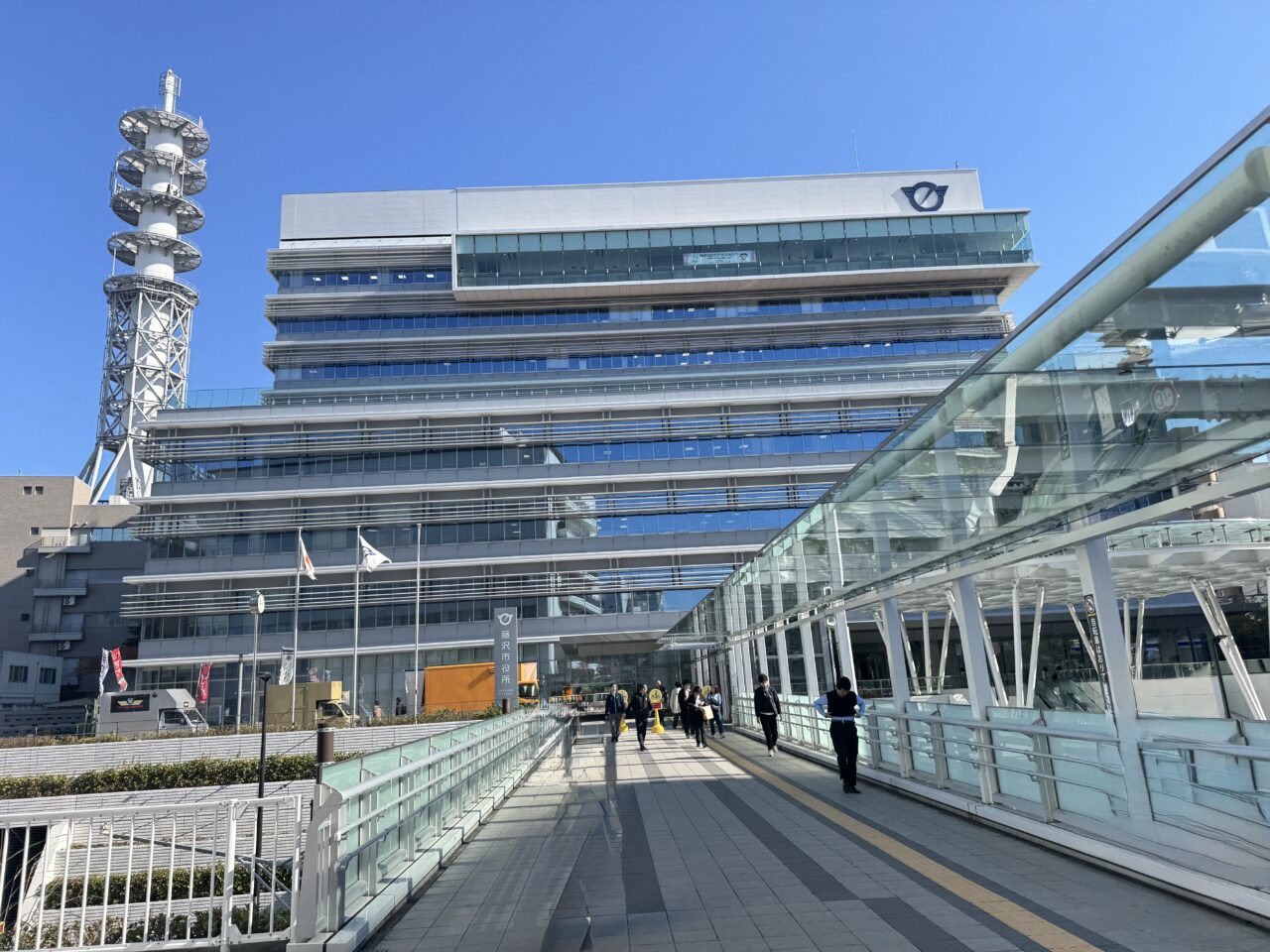 “湘南ラーメン愛”があふれる! 『奥山佳恵の愛の輪チャリティー原画展』が、藤沢市役所で12月11日~14日の4日間開催されます♪