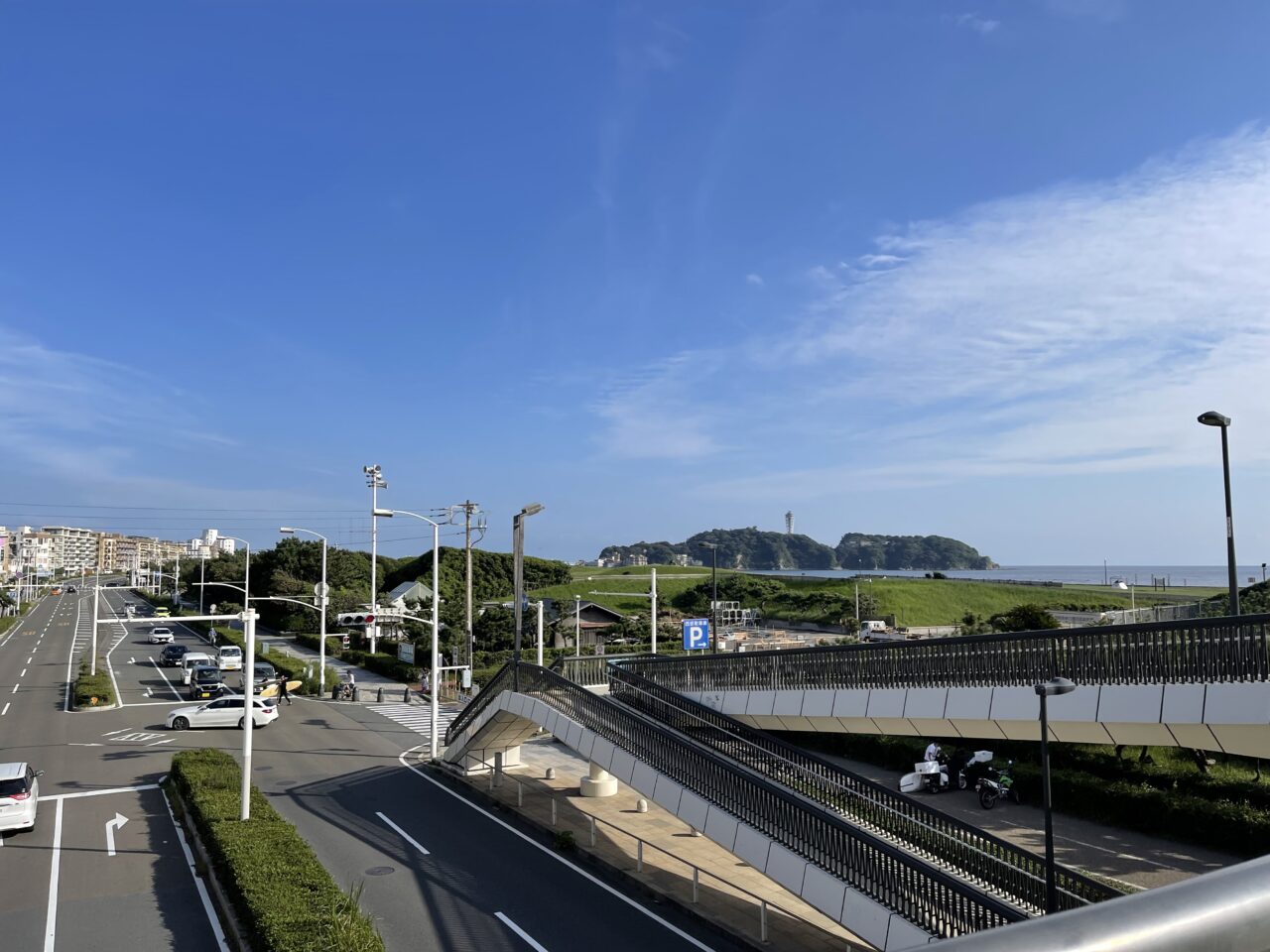2025年12月7日（日）、湘南の海岸一帯で「第20回 湘南国際マラソン」が実施され、藤沢市を含む沿岸部では大掛かりな通行止めが敷かれます。