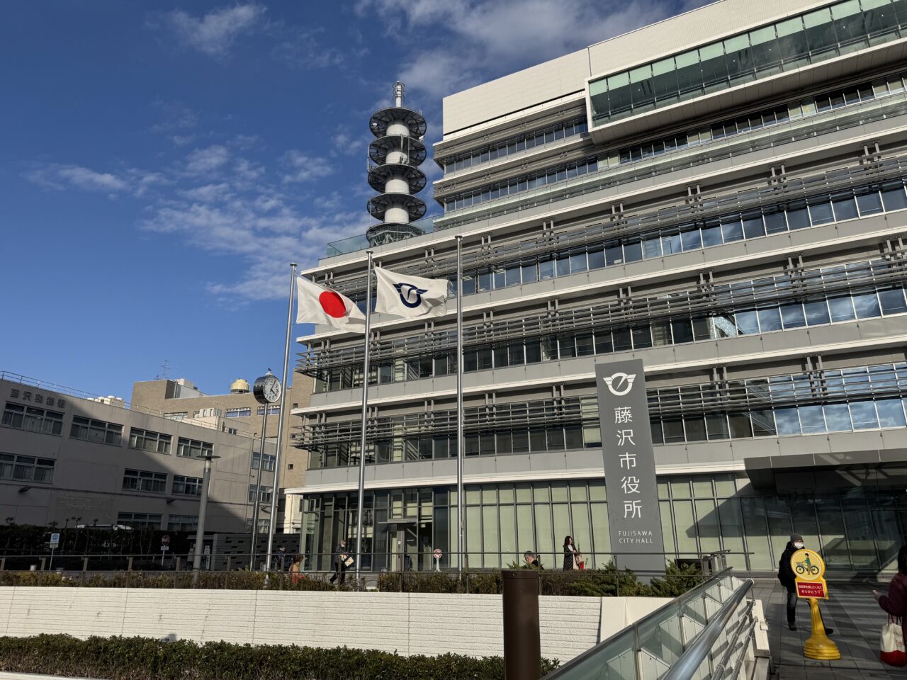 “湘南ラーメン愛”があふれる! 『奥山佳恵の愛の輪チャリティー原画展』が、藤沢市役所で12月11日~14日の4日間開催されます♪