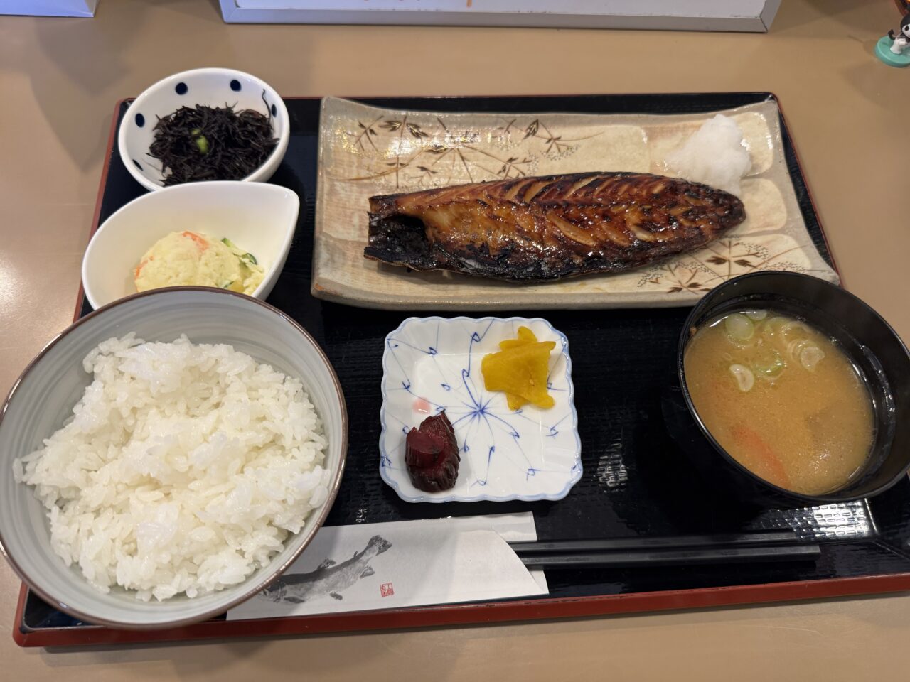 【藤沢市】「孤独のグルメ Season11」第1話の舞台に! 大庭の「おうちごはん はるね」で絶品さばみりんと豚汁が話題沸騰中です♪