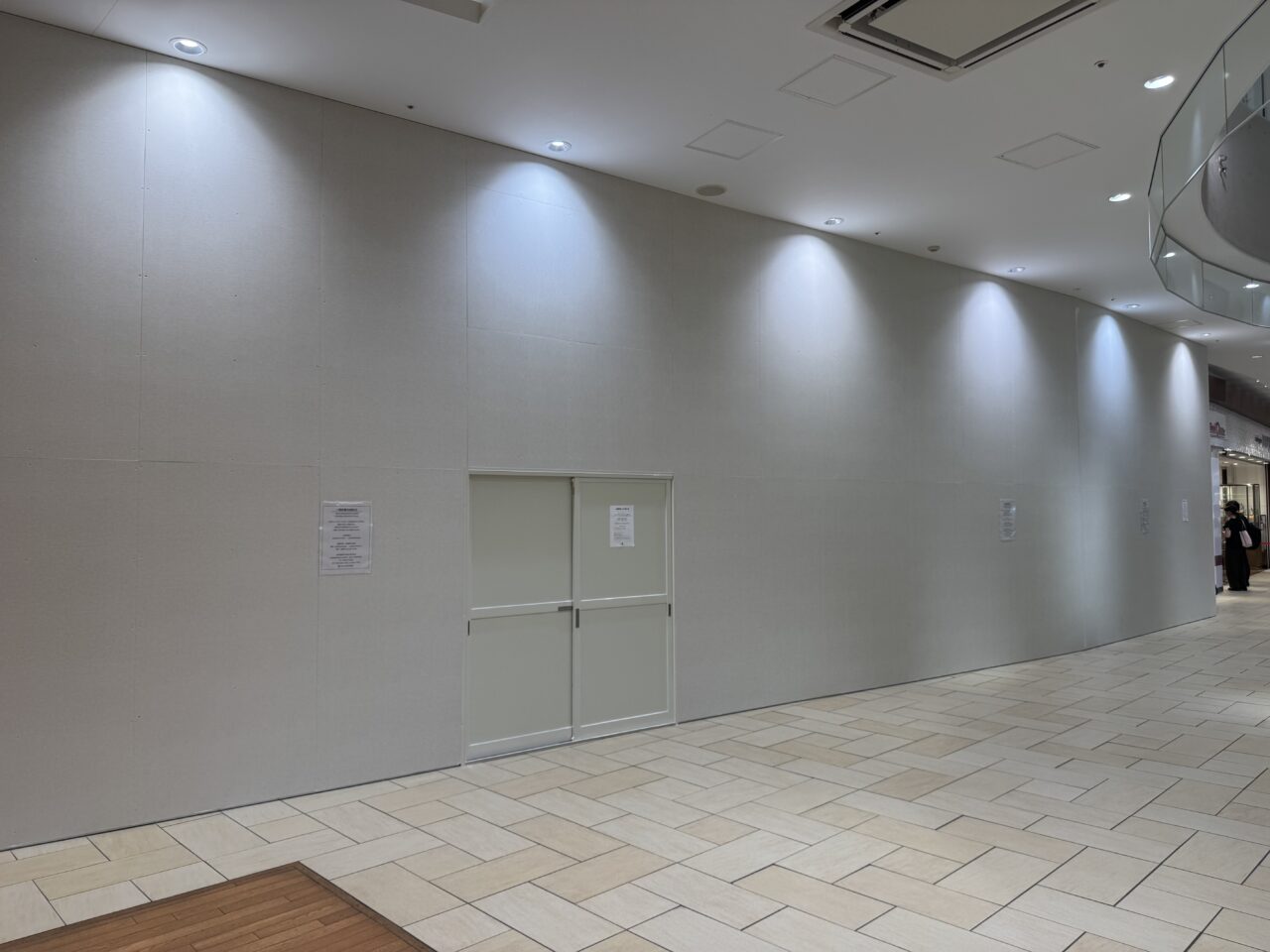 【藤沢市】テラスモール湘南1階にあった「URBAN RESEARCH DOORS」が改装のため８月23日をもって一時閉店しました。9月4日から2階でPOP UPを開催、10月10日にリニューアルオープン予定です。
