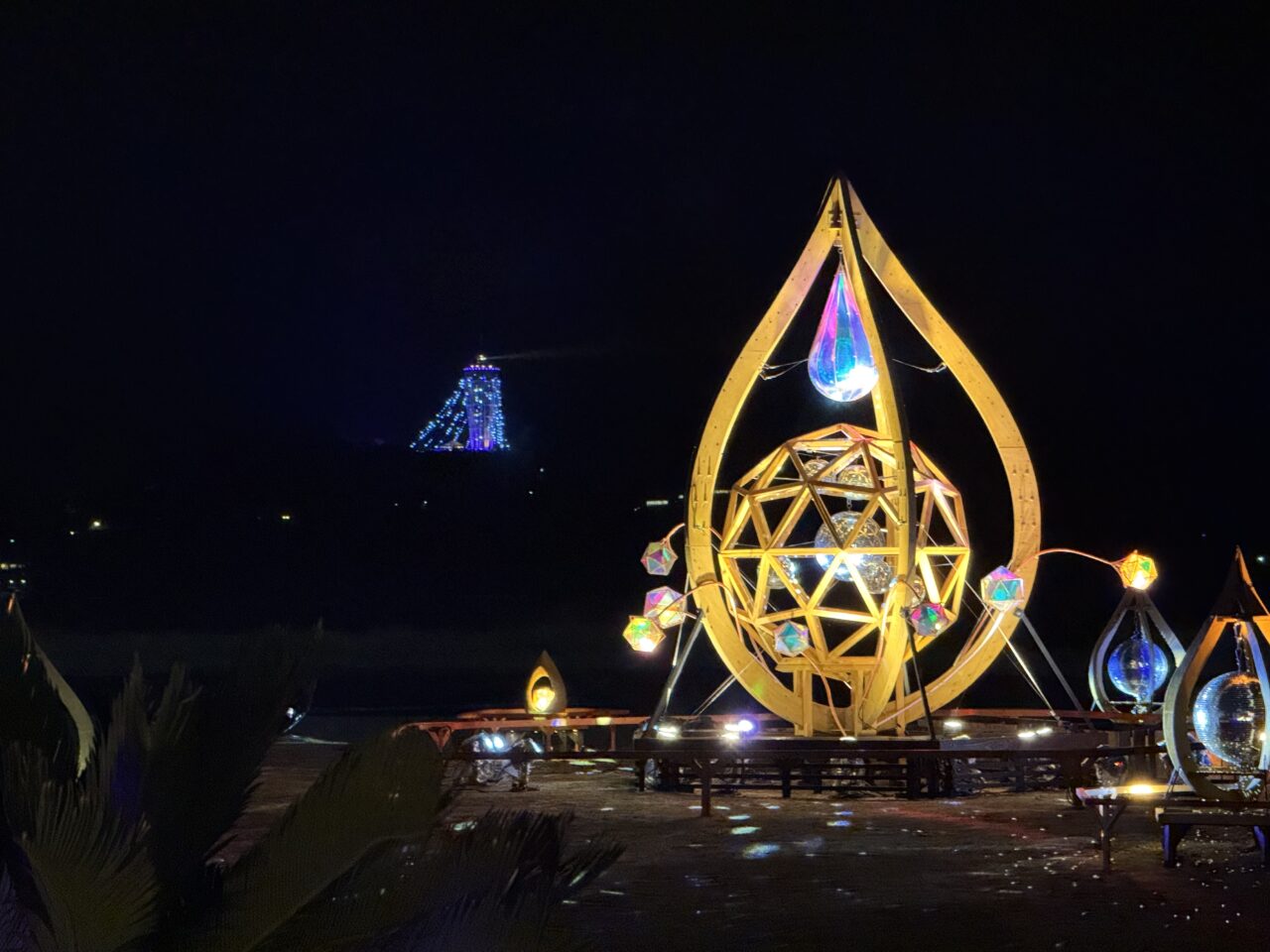 【藤沢市】日本三大イルミネーション「湘南の宝石2025-2026」新スポット『Seed of Beginning』が鵠沼海浜公園HUG-RIDE PARKで開催中です♪