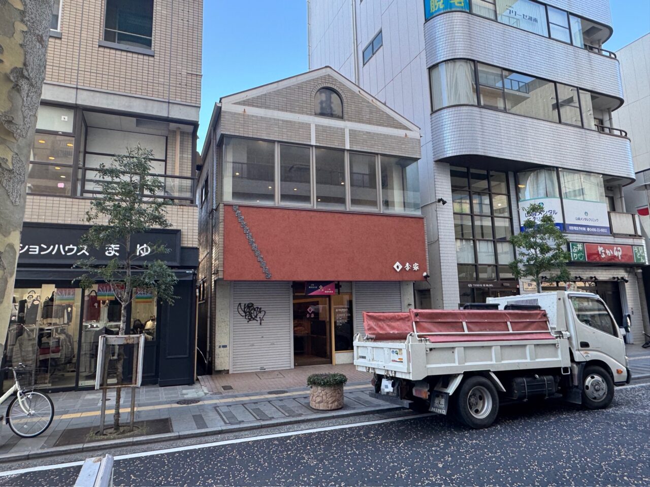 【藤沢市】辻堂駅南口の韓国料理店「李家むっとり本店」が2025年12月末で閉店していました。