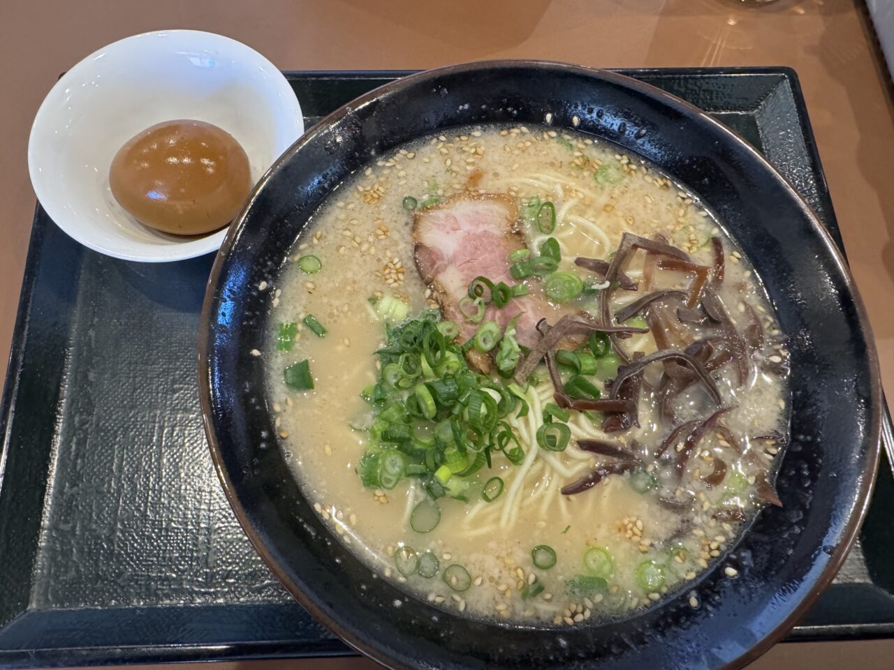 【藤沢市】あの名店が藤沢で復活！ 寒川・門沢橋で愛された、とんこつらーめん店「一龍」が1月11日にグランドオープンしました♪