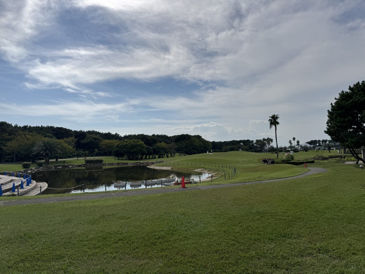 【藤沢市】辻堂海浜公園でSURFとCAMPをテーマに、⾳楽・アート・学びが 有機的に繋がるフェスティバル「AOTOSORA」が10月24日、25日に開催されます！ 在日ファンクやスチャダラパーのライブ、アウトドア体験も楽しめる2日間♪