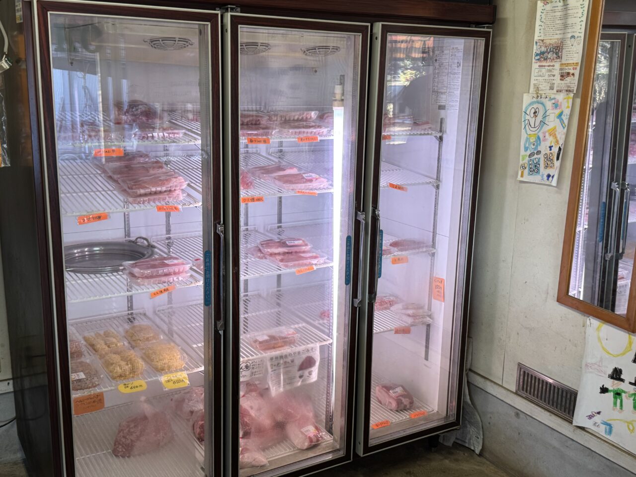 【藤沢市】高座豚の養豚場直売所で味わう揚げたての一個。「みーとはうす KANEKO」の手づくりコロッケが人気です♪