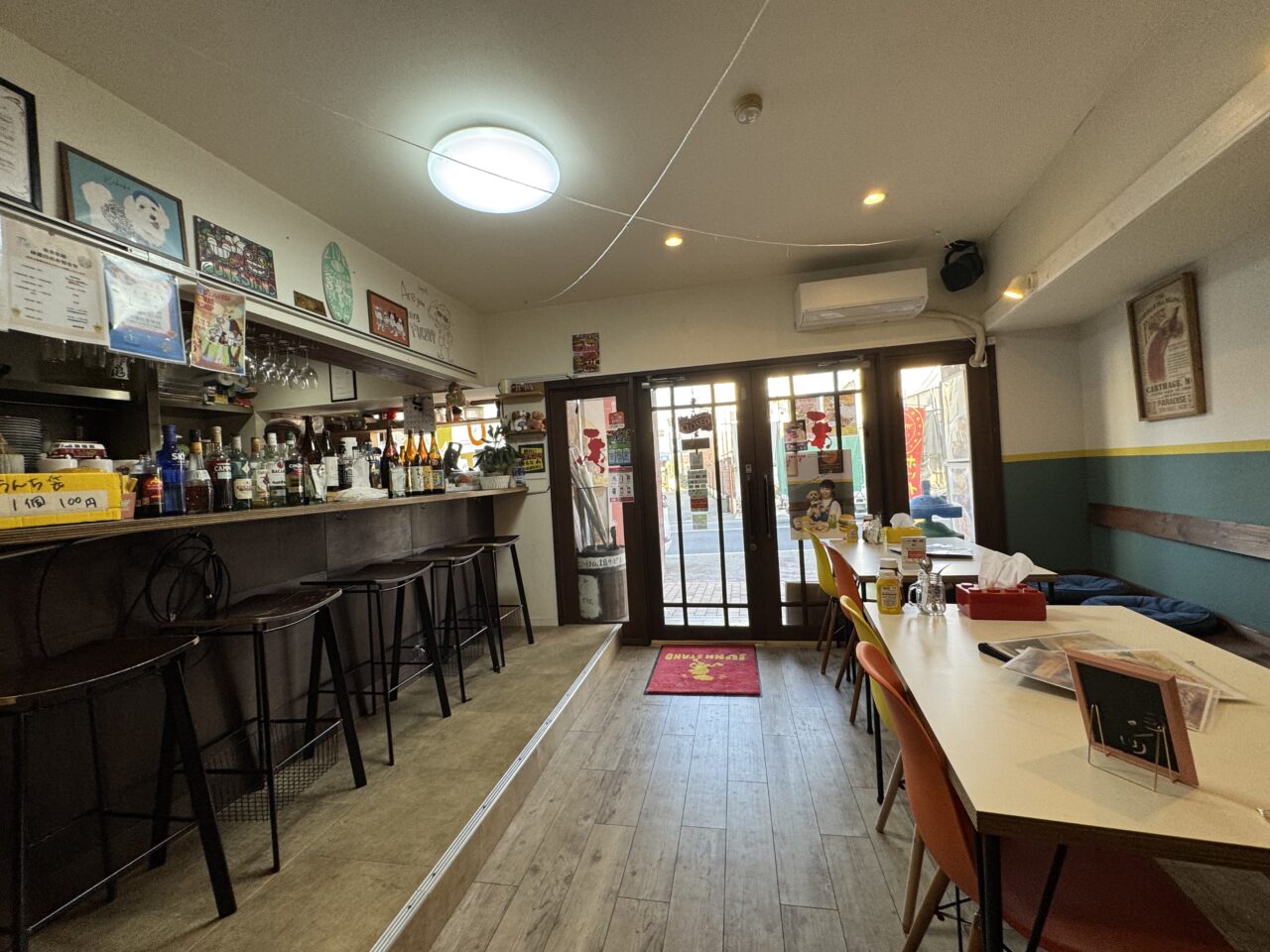 わんちゃんOKのカフェ『JUNK STAND』の絶品バーガーが話題! 間借り営業も集まる“挑戦者応援カフェ”とは?