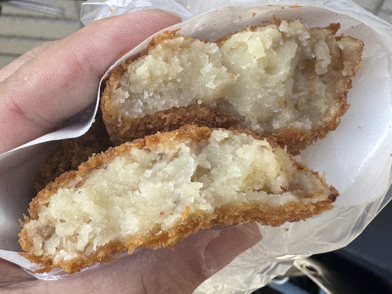 【藤沢市】鵠沼海岸商店街の老舗「鈴木精肉店」が、2月10日にリニューアルオープン! 名物「湘南ポテトコロッケ」が人気です♪