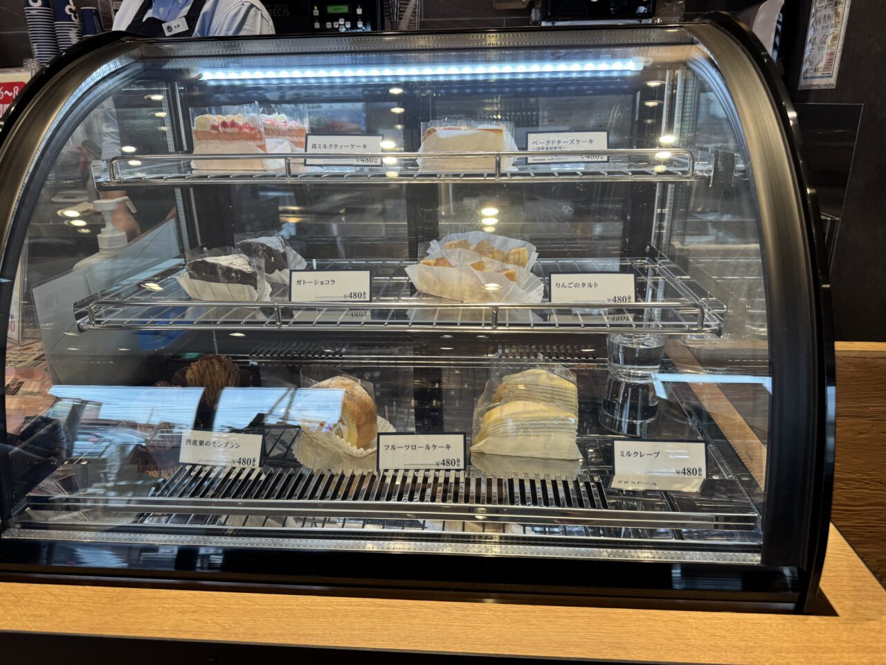 【藤沢市】宮原エリアの中原街道沿いに車で立ち寄れるカフェ「KEY'S CAFÉ 藤沢宮原店」が3月6日にオープンしました。薪ストーブのある話題のカフェです♪