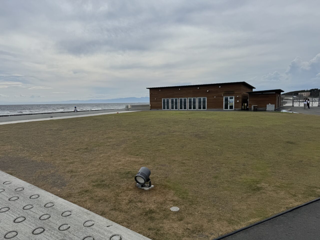 【藤沢市】GW後半を満喫！ 猫ひろし氏も登場の話題のイベント「湘南ハイボールフェス」が鵠沼海岸公園 HUG-RIDE PARKで5月5日、6日に開催されます♪