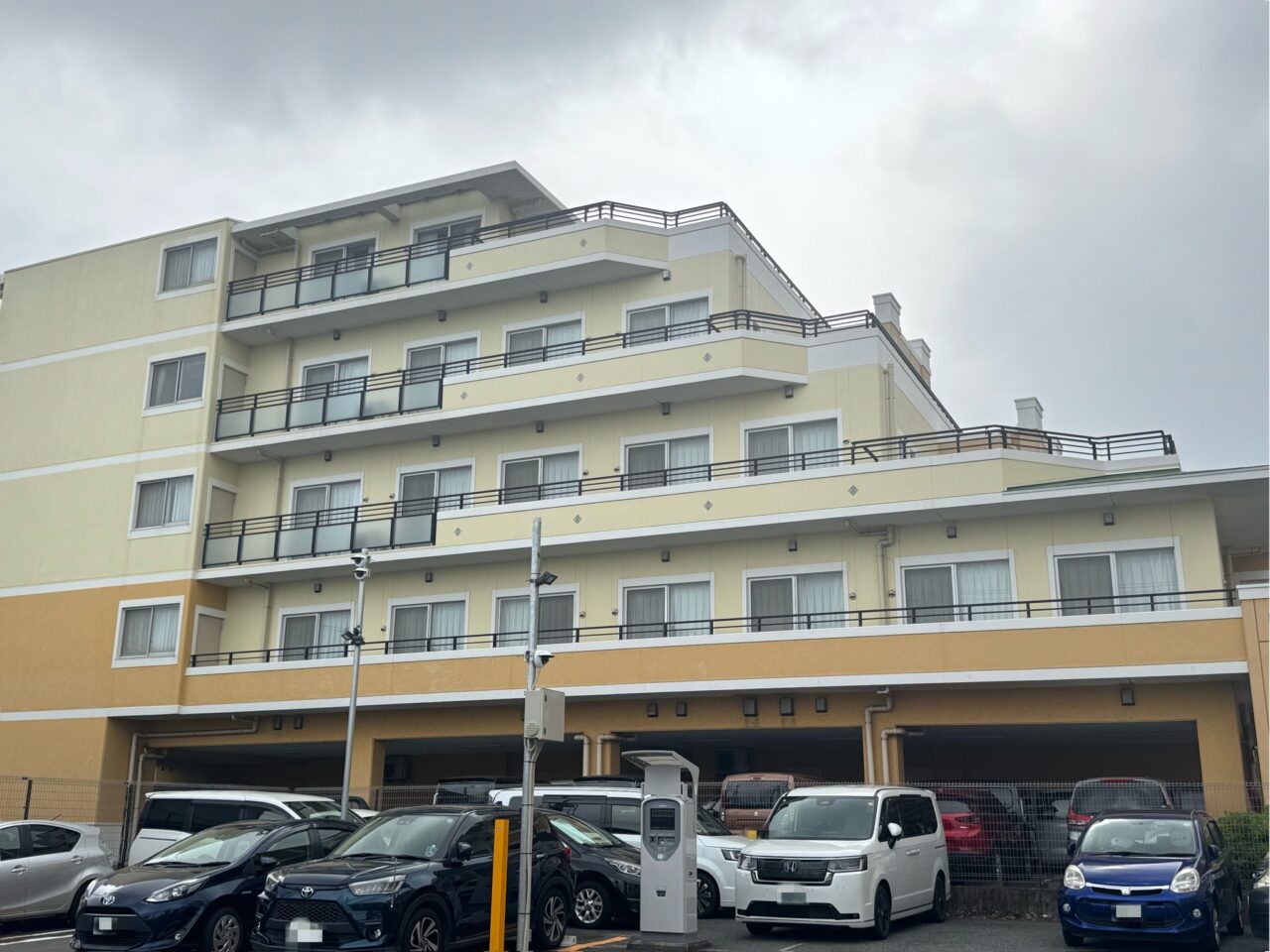 【藤沢市】参加無料・予約不要! ライフケアガーデン湘南で「地域交流納涼祭」が開催されます。人気のキッチンカー「ロケットチキン」や盆踊りも楽しめます♪