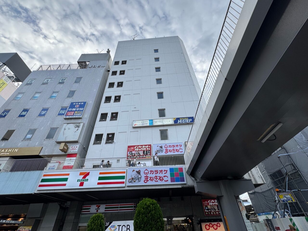 【藤沢市】藤沢駅南口から約1分！ 「カラオケまねきねこ 藤沢南口駅前店」が10月9日 17時にオープンします♪