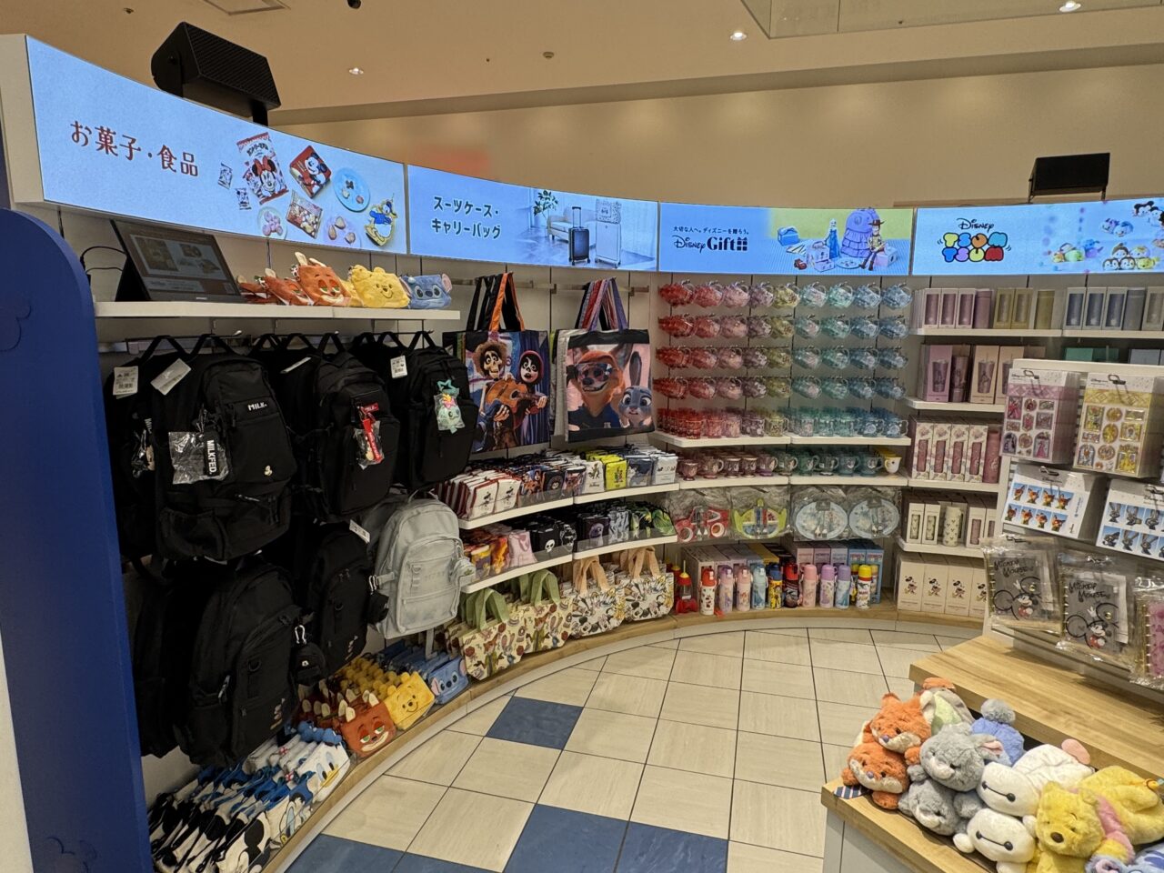 【藤沢市】テラスモール湘南にディズニーストアの期間限定ポップアップ「Disney store.jp Japan Tour」が10月16日にオープンしました！ 神奈川限定やポップアップ限定アイテムの販売、ミッキーマウスのフォトスポットも♪