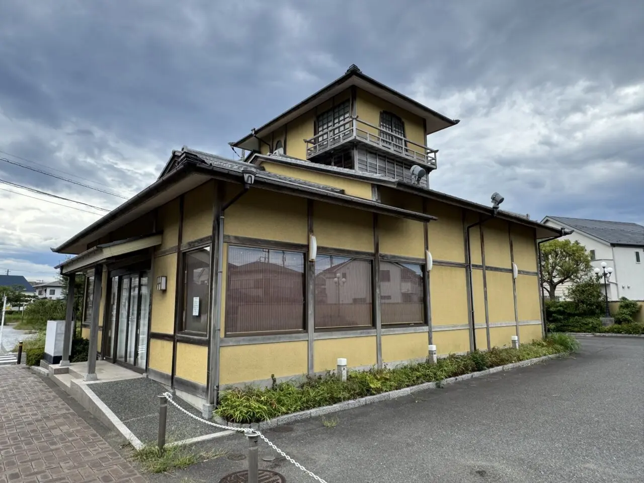 【藤沢市】辻堂3丁目の吉兆庵跡地が更地に。 現地の特例開発事業等予告板の立面図に「LAWSON」の文字